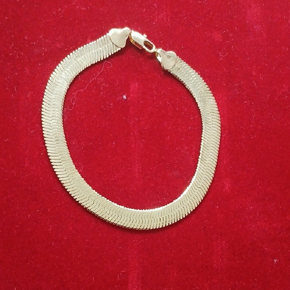 Jewelry - Elegant Gold Bracelet